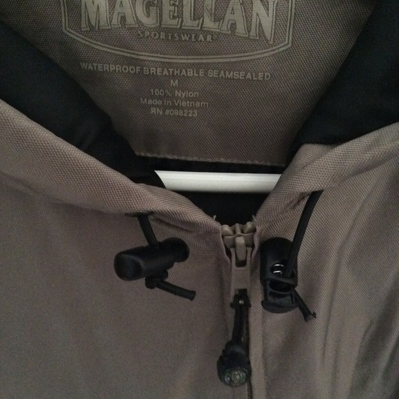 Magellan Hooded Jacket Medium Tan Water Repellent EUC - Picture 3 of 7